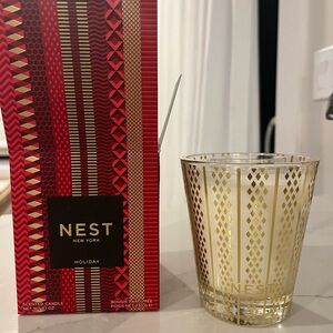 NEST Fragrances Holiday Candle - Gold and Red